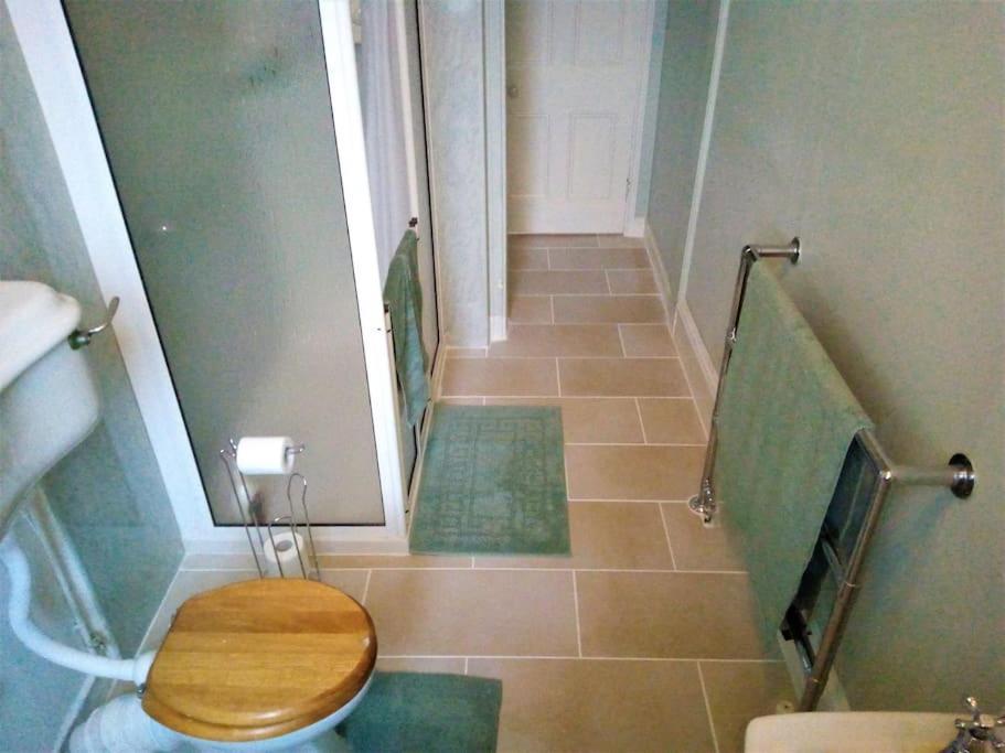 דירות לאנדוברי Tranquil Getaway Near Brecon Beacons מראה חיצוני תמונה