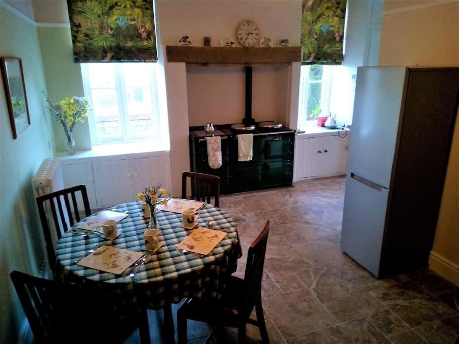 דירות לאנדוברי Tranquil Getaway Near Brecon Beacons מראה חיצוני תמונה