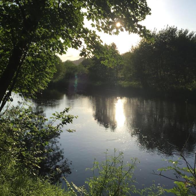 דירות לאנדוברי Tranquil Getaway Near Brecon Beacons מראה חיצוני תמונה